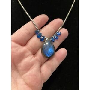 Vintage 925 Sterling Silver and Labradorite Pendant Necklace with Box